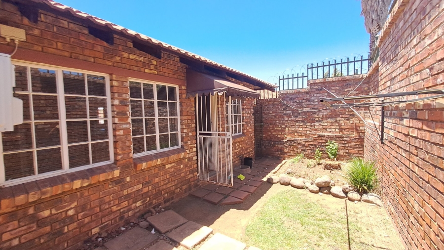 2 Bedroom Property for Sale in Pentagon Park Free State